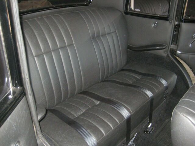 1933 Black Ford sedan Sedan