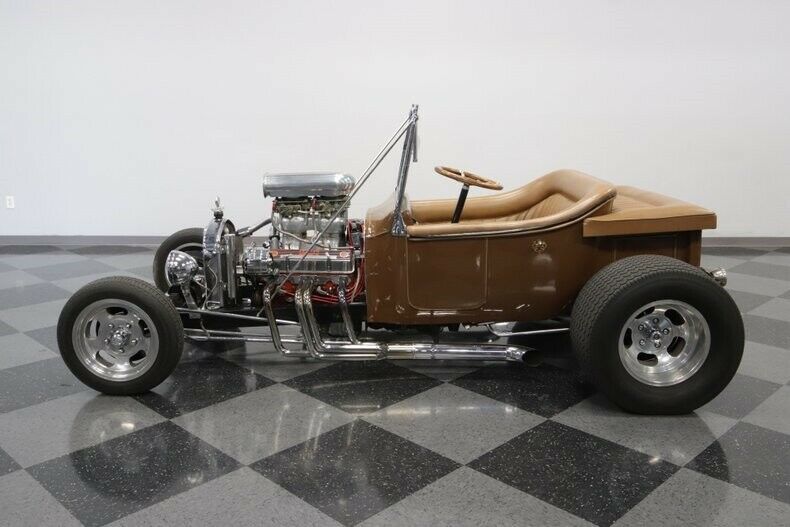 1924 Chocolate Ford T-Bucket Roadster