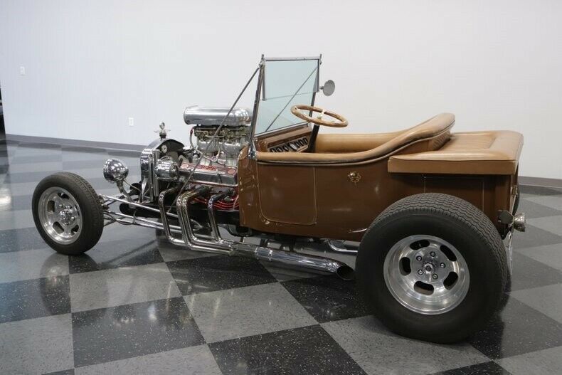1924 Chocolate Ford T-Bucket Roadster