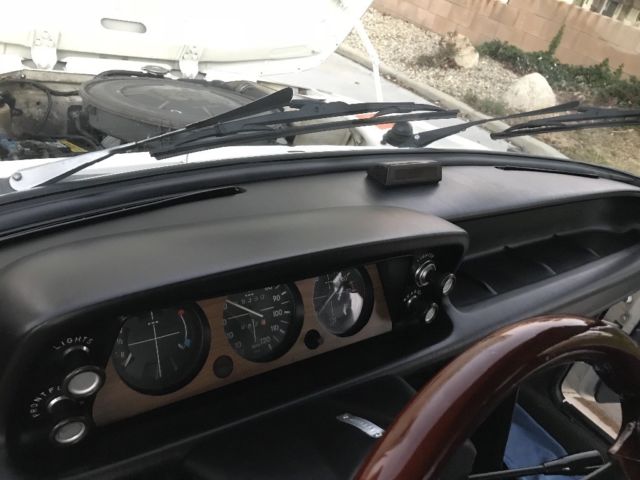 1974 White chamonix BMW 2002