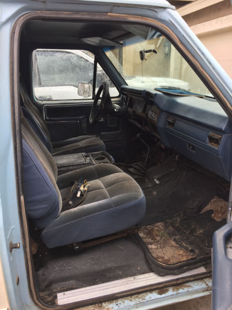 1986 Blue Ford Bronco Wagon