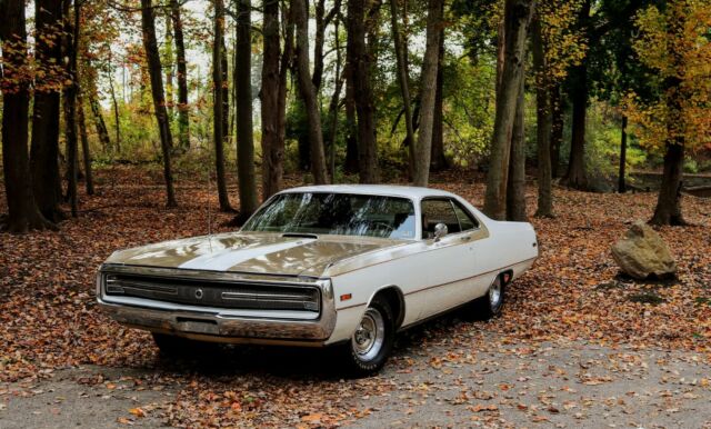 1970 White Chrysler 300 Series Coupe