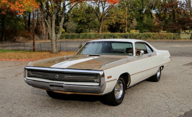 1970 White Chrysler 300 Series Coupe