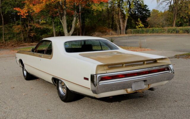 1970 White Chrysler 300 Series Coupe