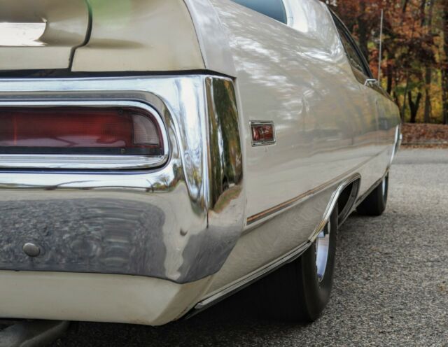 1970 White Chrysler 300 Series Coupe