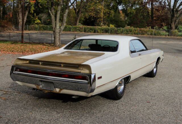 1970 White Chrysler 300 Series Coupe