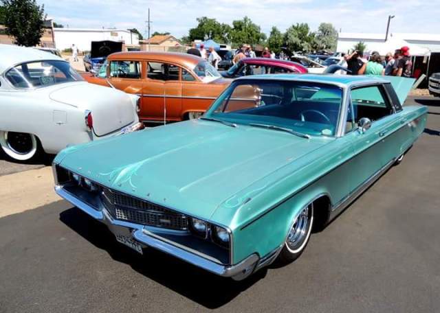 1968 Mist Turqoise Chrysler New Yorker 4 door hard top