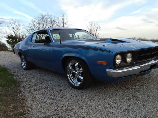 1973 Blue ,,, B5  blue paint code Plymouth Road Runner road runner