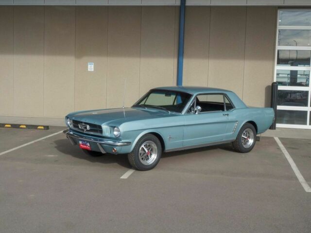 1965 Blue Ford Mustang --