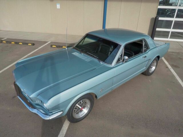 1965 Blue Ford Mustang --