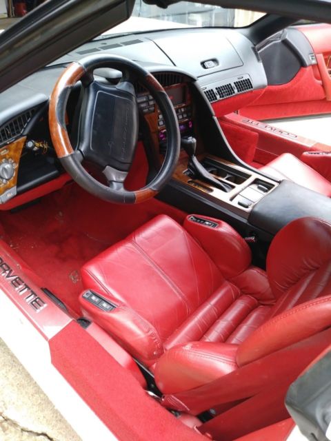 1990 White Chevrolet Corvette Convertible