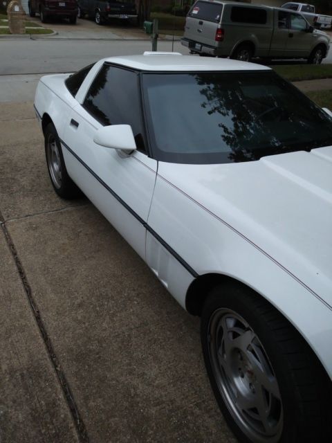 1990 White Chevrolet Corvette Convertible
