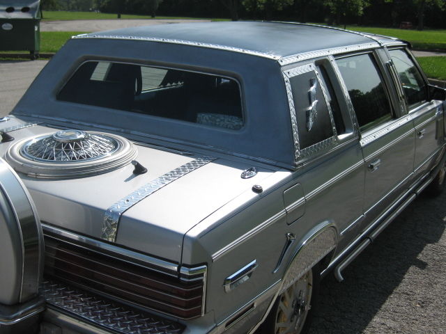 1985 Silver Chrysler execuitive limousine 4 door  limousine