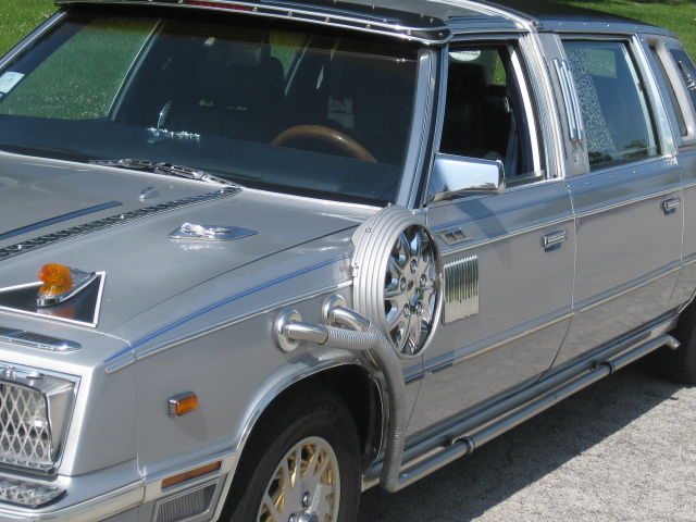 1985 Silver Chrysler execuitive limousine 4 door  limousine