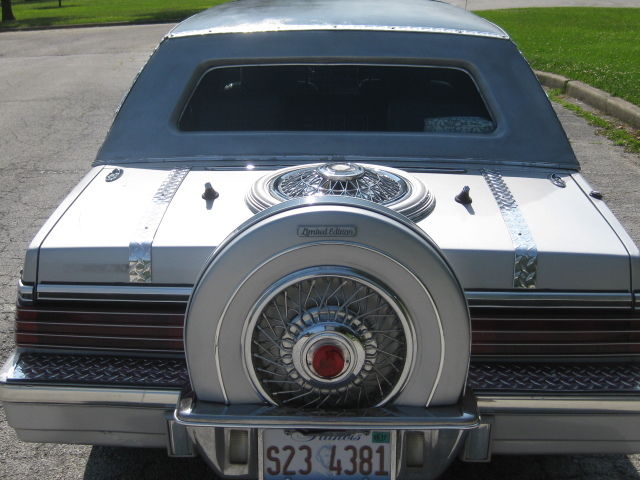 1985 Silver Chrysler execuitive limousine 4 door  limousine