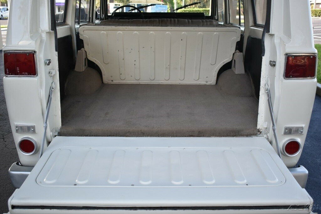 1969 White Toyota FJ-55 SUV