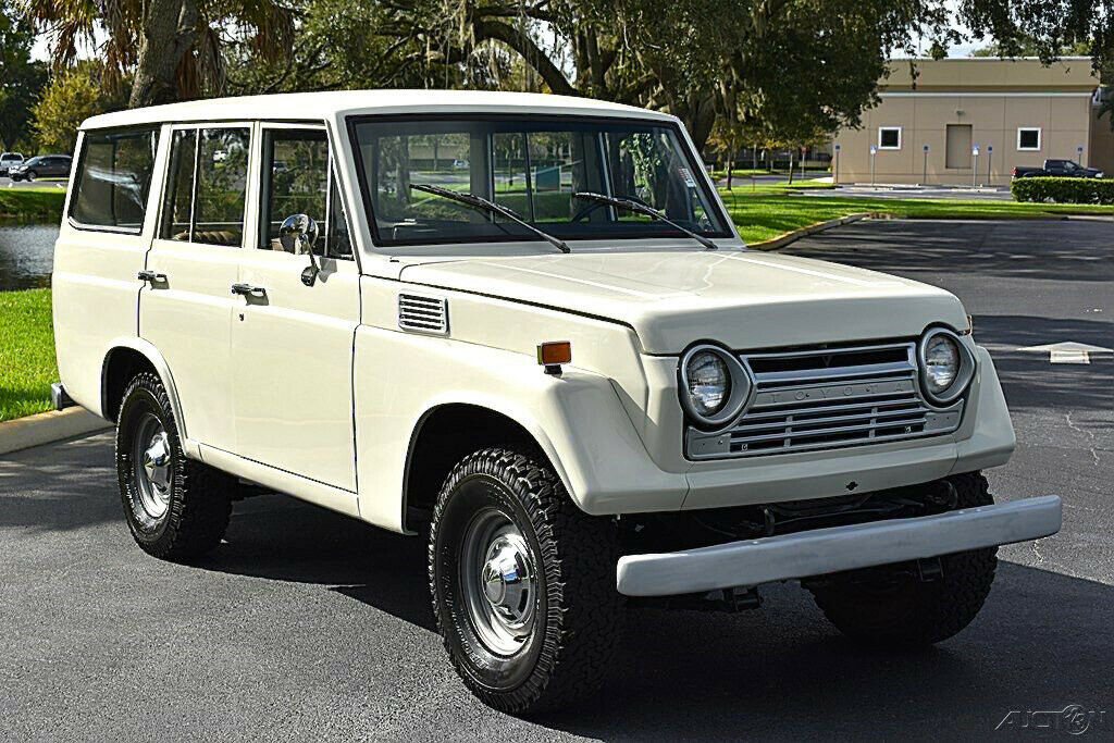 1969 White Toyota FJ-55 SUV