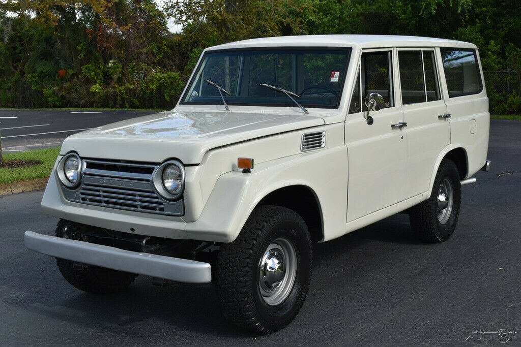 1969 White Toyota FJ-55 SUV