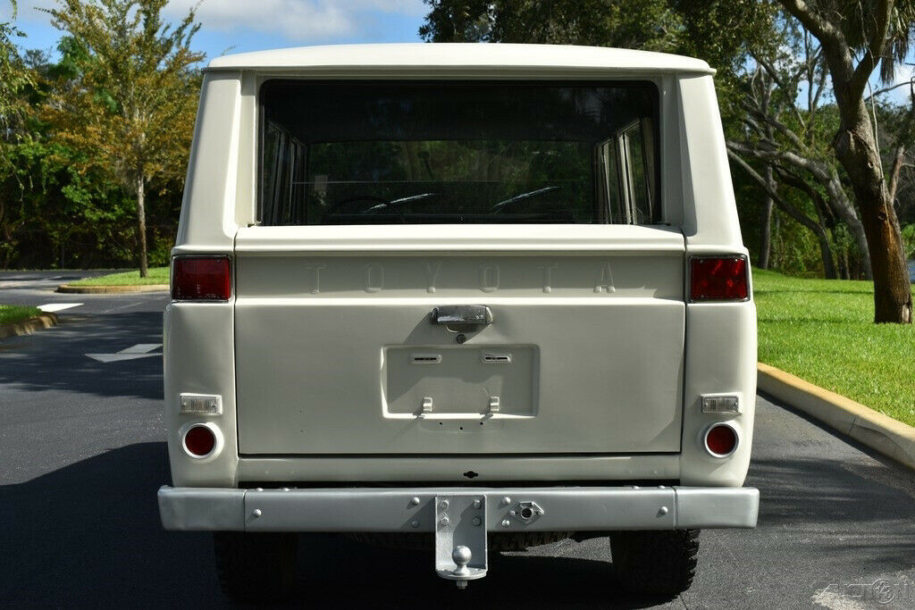 1969 White Toyota FJ-55 SUV