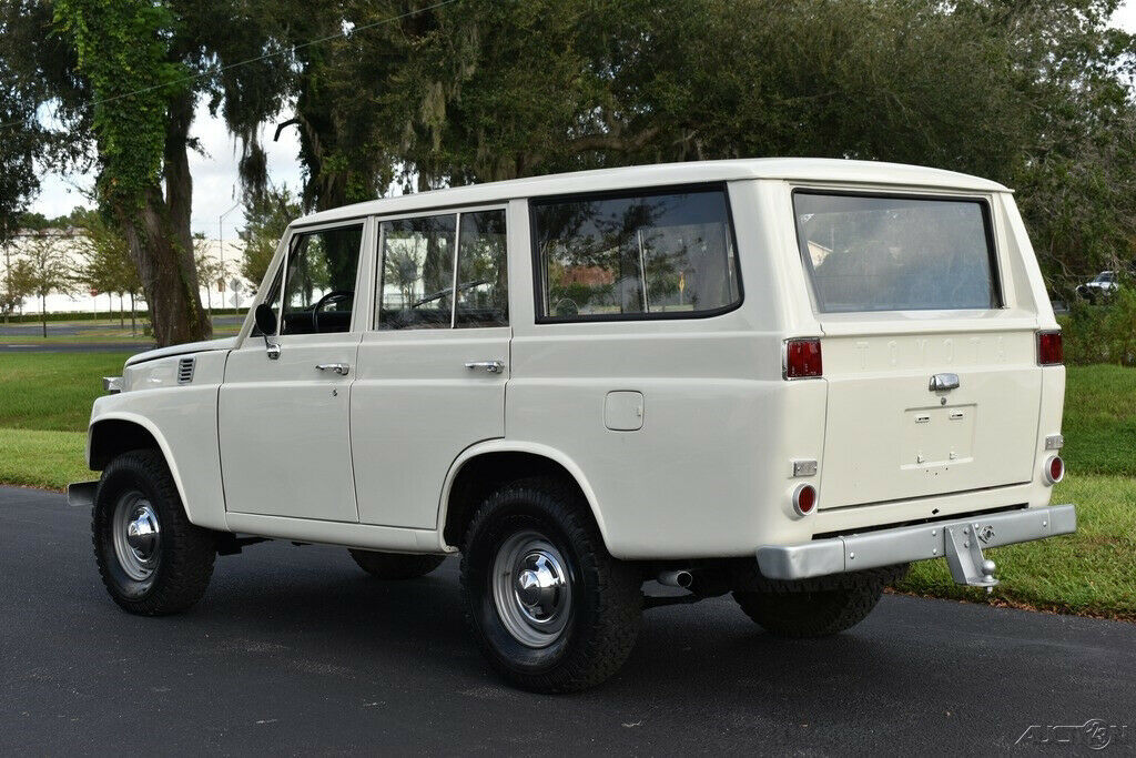 1969 White Toyota FJ-55 SUV