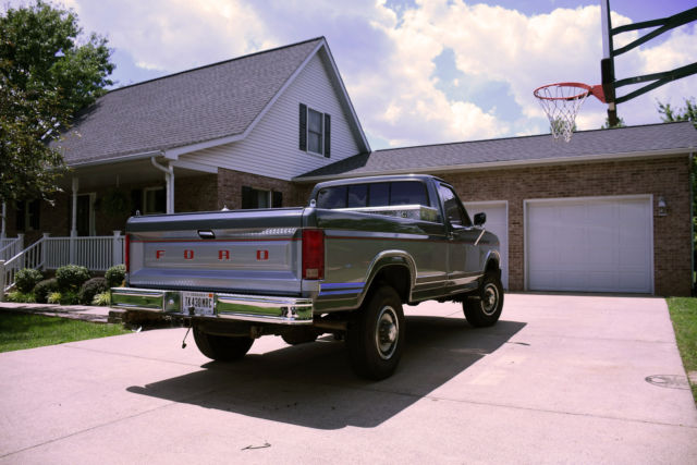 1986 Two Tone Grey Ford F-250 Standard Cab Pickup