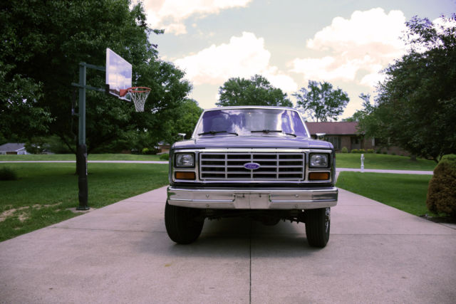 1986 Two Tone Grey Ford F-250 Standard Cab Pickup