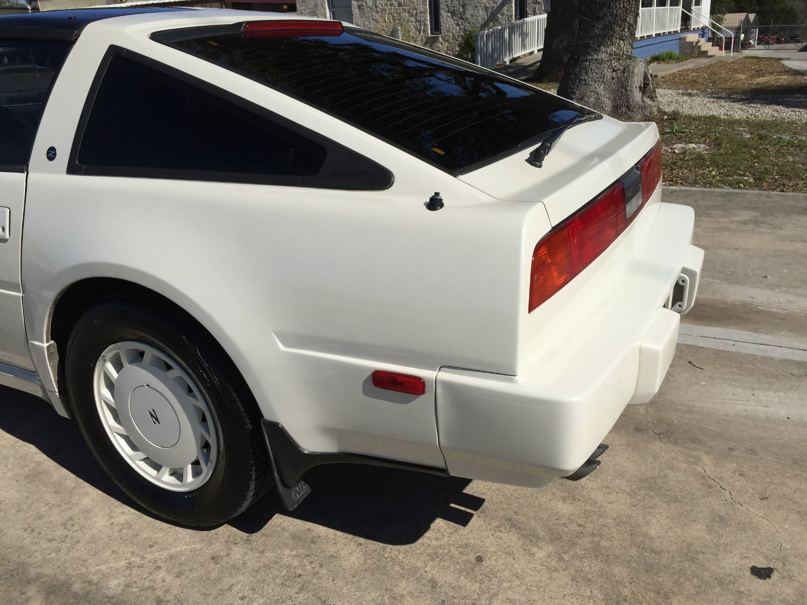 1989 White Nissan 300ZX Coupe