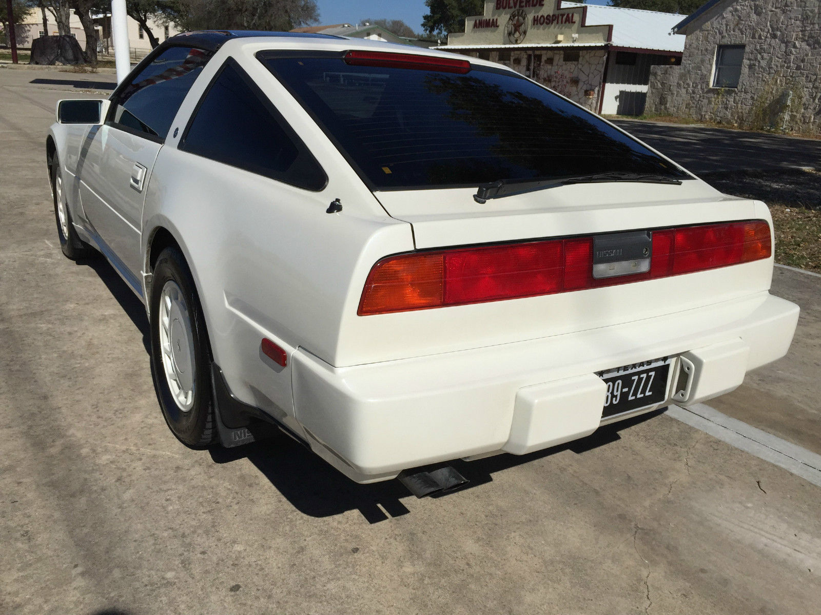 1989 White Nissan 300ZX Coupe
