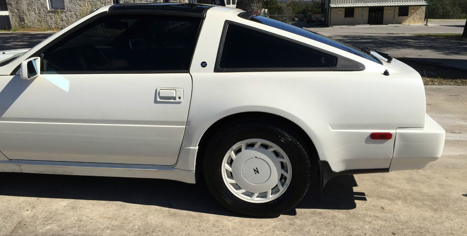 1989 White Nissan 300ZX Coupe