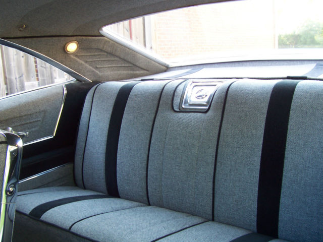 1965 metlic sliver Chevrolet Impala Coupe