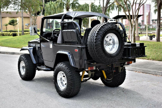 1976 Blue Toyota FJ40 4x4 SUV