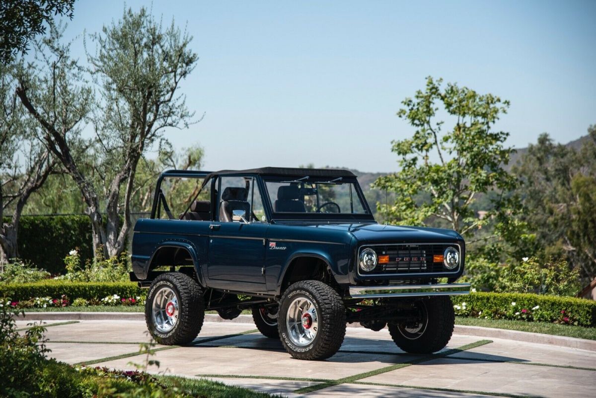 1975 Dark Blue Metallic Ford Bronco SUV