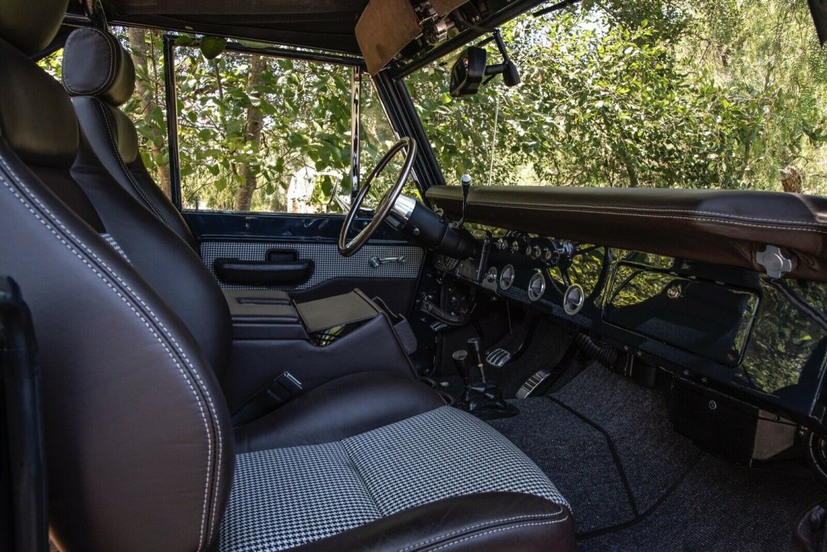 1975 Dark Blue Metallic Ford Bronco SUV
