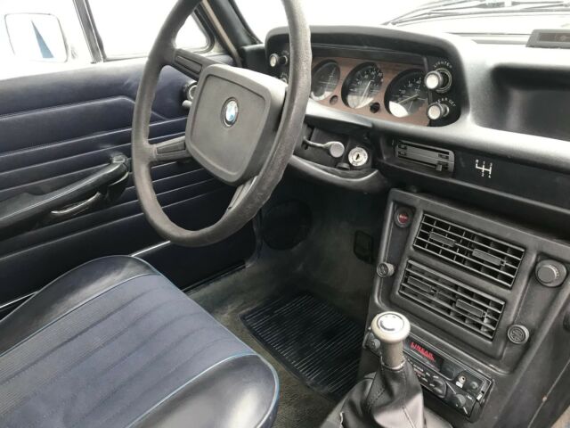 1976 BLUE/GREY BMW 2002 Coupe