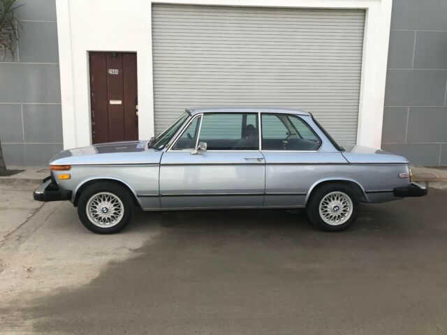 1976 BLUE/GREY BMW 2002 Coupe