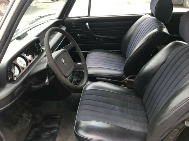 1976 BLUE/GREY BMW 2002 Coupe