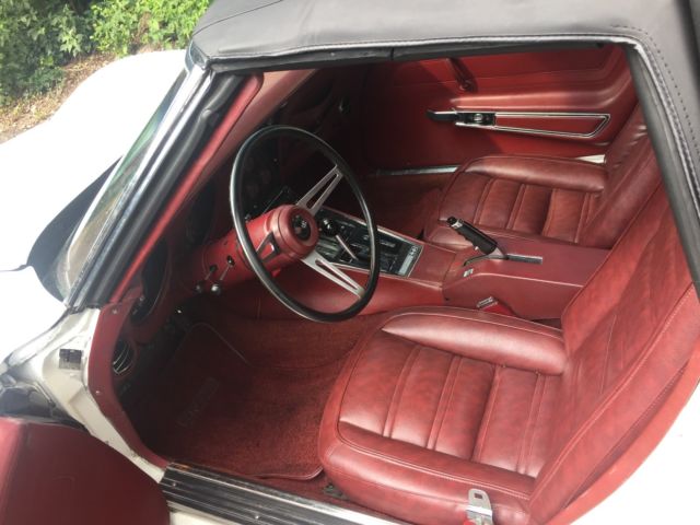 1974 White Chevrolet Corvette Convertible