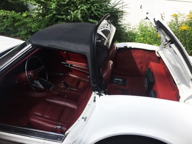 1974 White Chevrolet Corvette Convertible