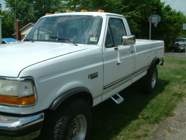 1994 White Ford F-250 Standard Cab Pickup