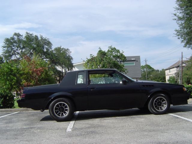 19840000 Black Buick Grand National Coupe