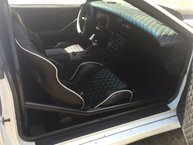 1987 White Chevrolet Camaro Coupe