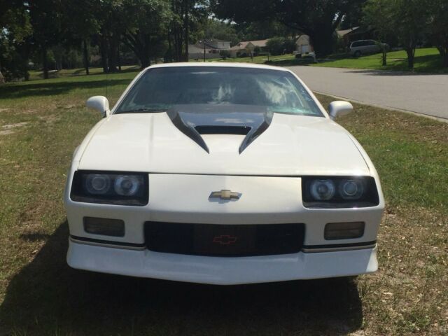 1987 White Chevrolet Camaro Coupe