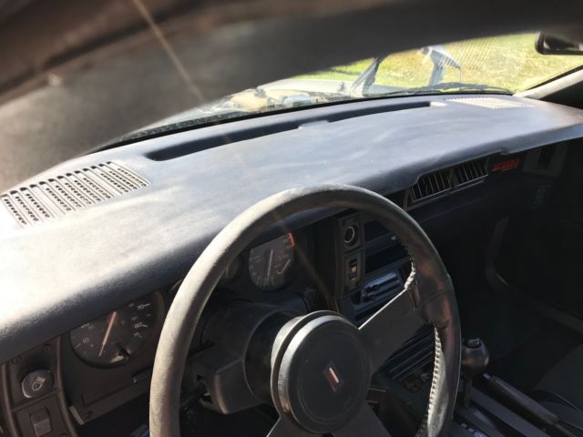 1985 White Chevrolet Camaro
