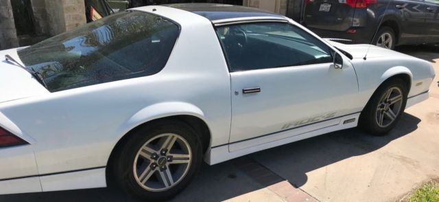 1985 White Chevrolet Camaro
