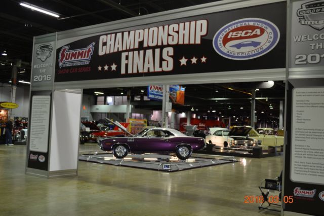 1971 Purple/ Silver Plymouth Barracuda