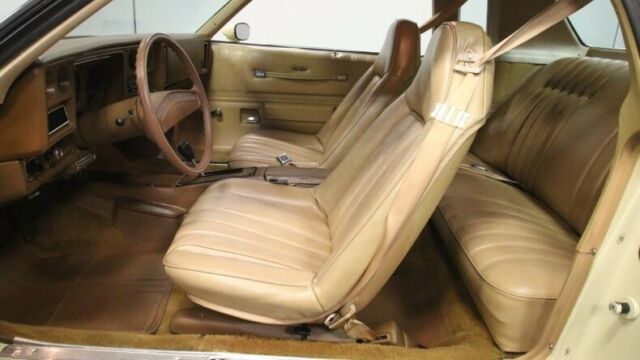 1976 Cream Chevrolet Monte Carlo Hardtop