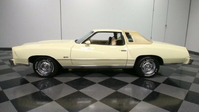 1976 Cream Chevrolet Monte Carlo Hardtop