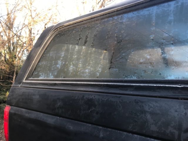 1994 Black Ford Bronco pu/suv
