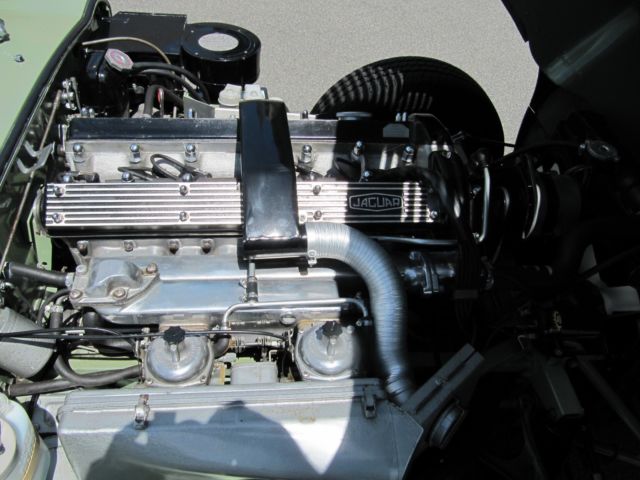 1970 WILLOW GREEN Jaguar E-Type Convertible