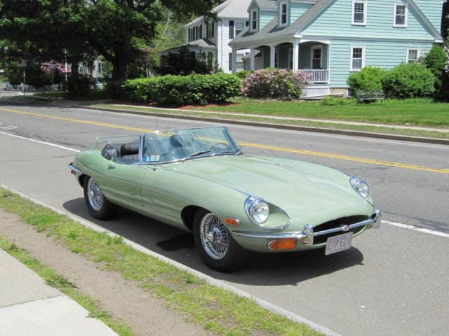 1970 WILLOW GREEN Jaguar E-Type Convertible